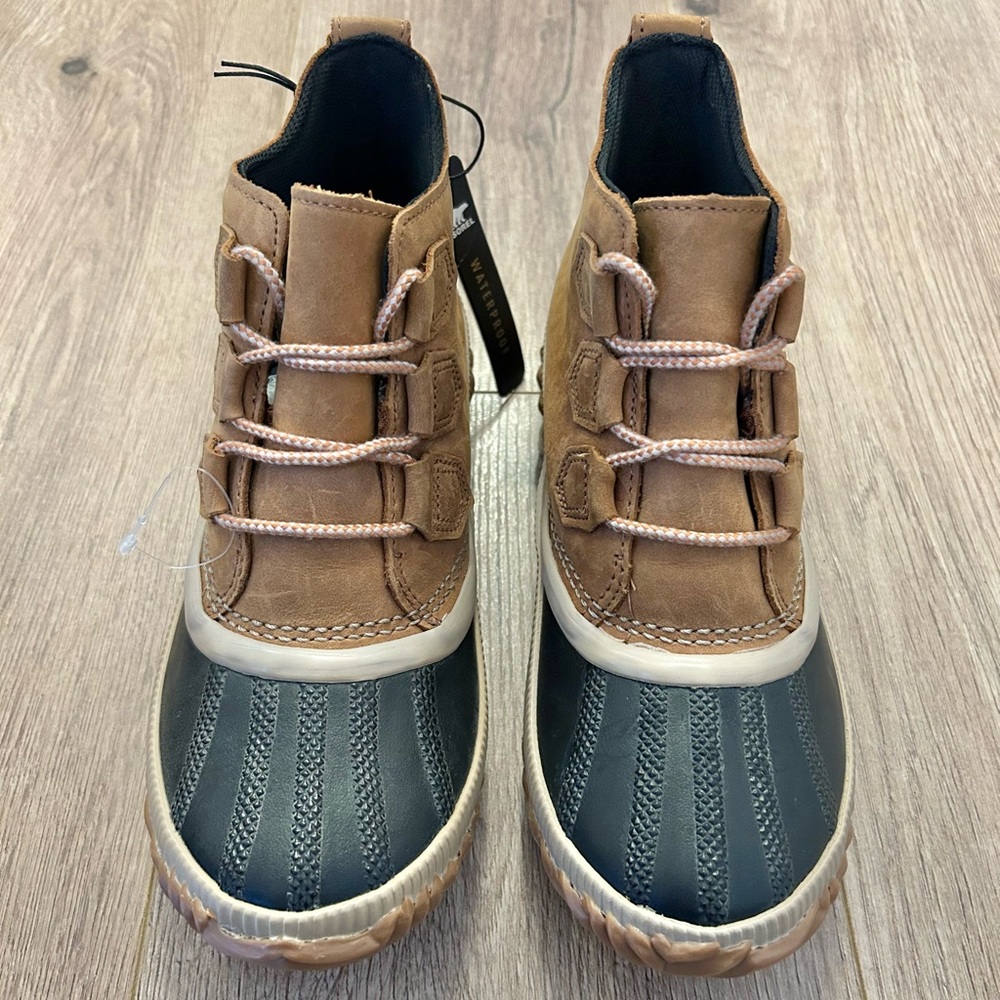 NEW Sorel Out N About Waterproof Leather Boots - Picture 3 of 8